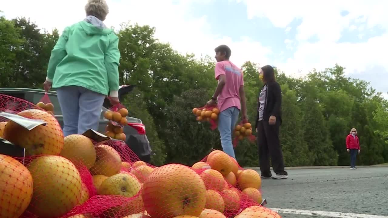 Thumbnail image for Drive Through Grocery Giveaway