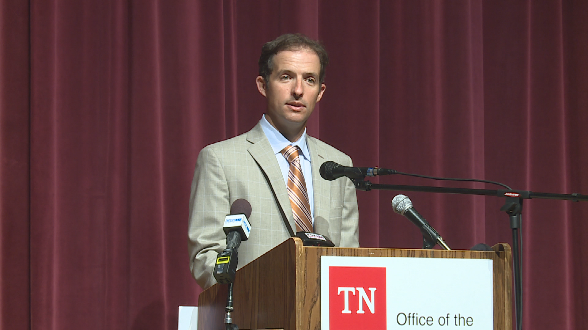 Thumbnail image for Gov. Bill Haslam in Murfreesboro