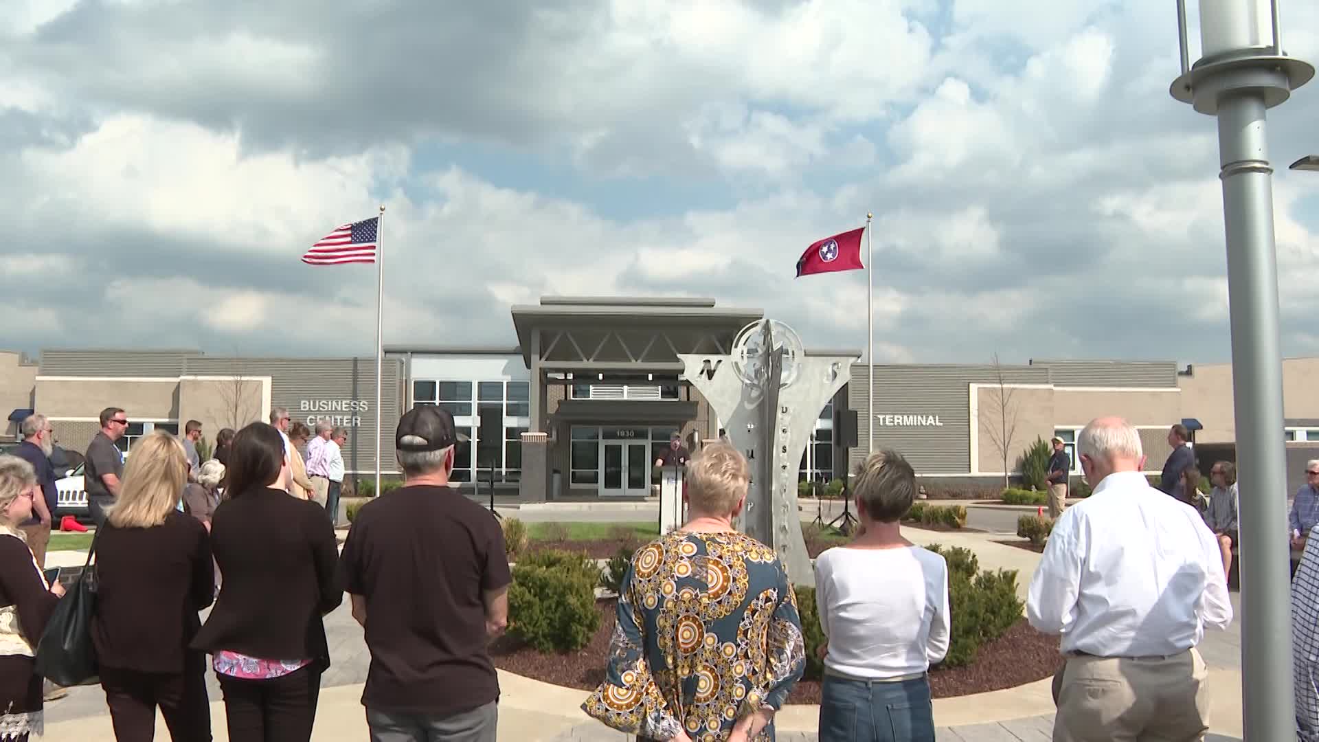 Thumbnail image for Airport Statue Dedication